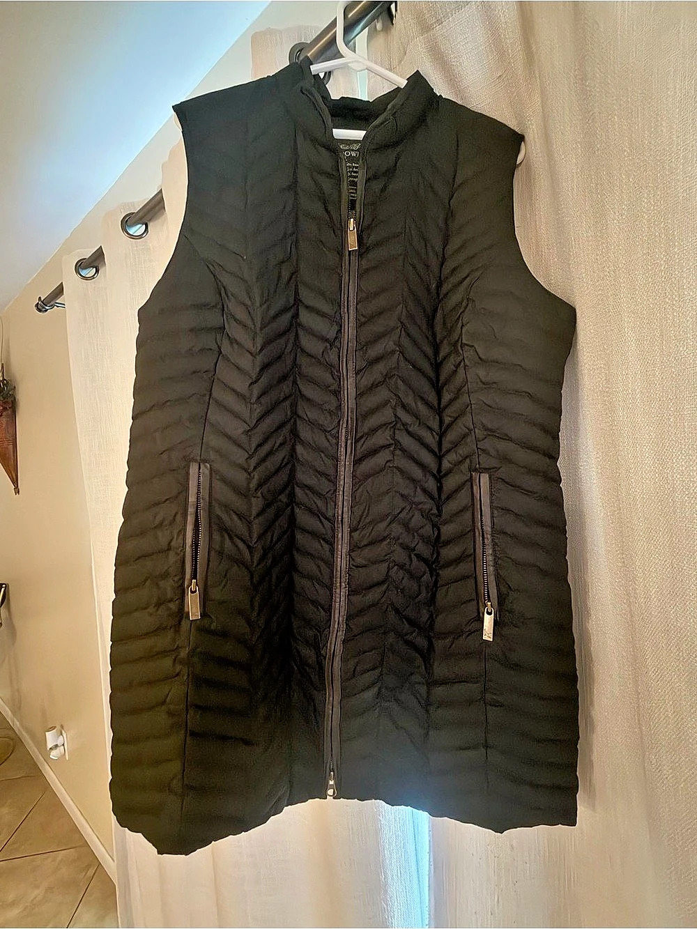 Eddie Bauer Women's Shaw Long Down Vest Black Quilted